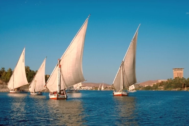 Memphis, Dahshour, and Felucca private day tour