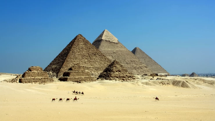 Excursión de un día a las pirámides de Giza, en quad y en camello desde el puerto de Sokhna
