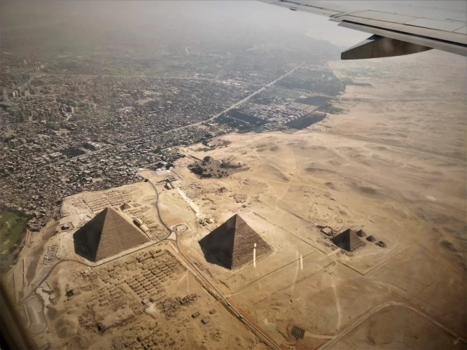 Excursión de un día a las pirámides, el museo, la ciudadela, El Cairo copto, y paseo en camello