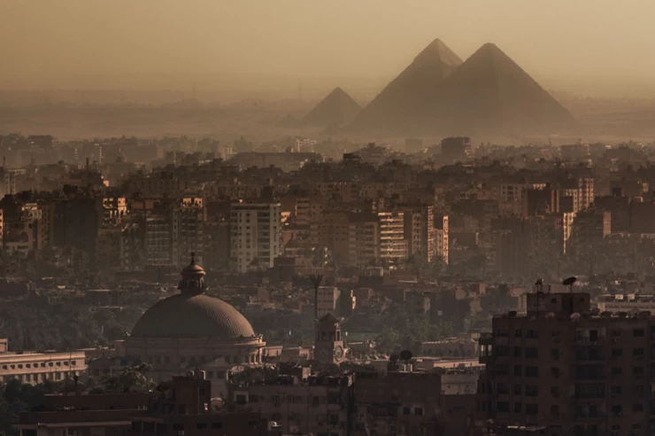 Excursion d'une journée depuis l'aéroport vers les pyramides, le musée, la citadelle, le Caire copte
