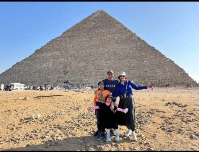 Demi-journée aux Pyramides de Gizeh et promenade en felouque au Caire