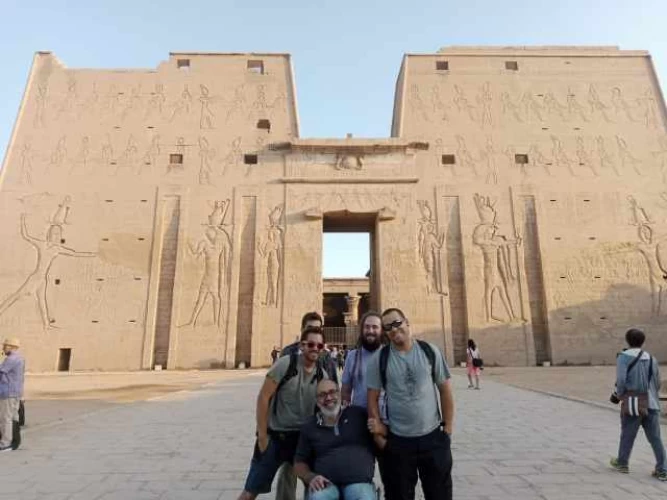 9 Días 8 Noches El Cairo, Luxor y Asuán en silla de ruedas
