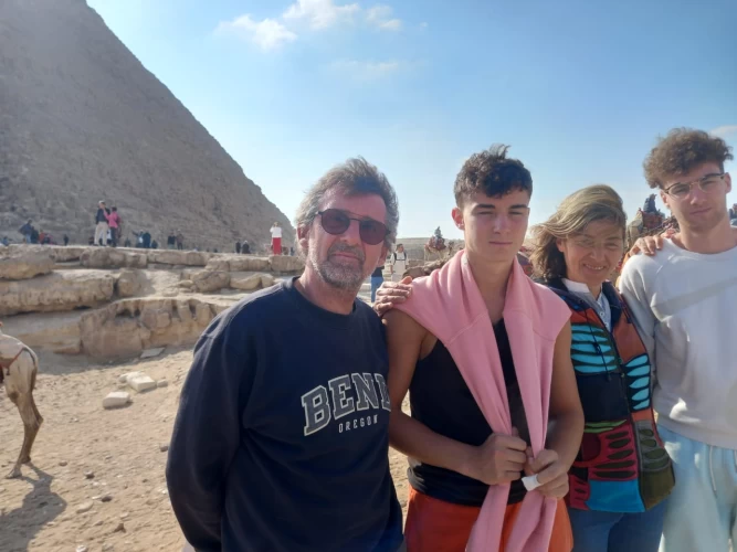 Eine Tagestour zu den Pyramiden von Gizeh, Alt-Kairo mit Ton- und Lichtshow
