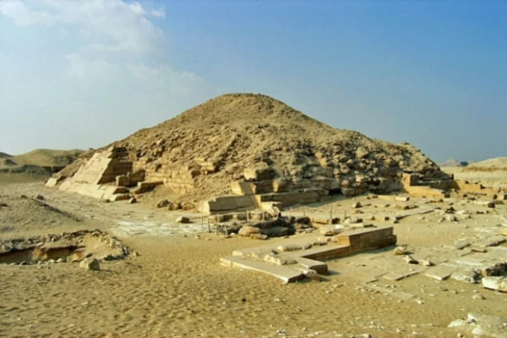 In a full-day tour discover Saqqara Necropolis