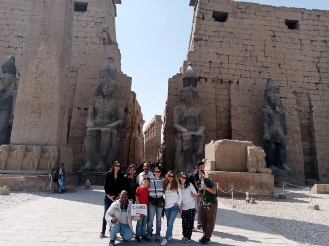 Tour di gruppo di 8 giorni al Cairo, Luxor e Hurghada
