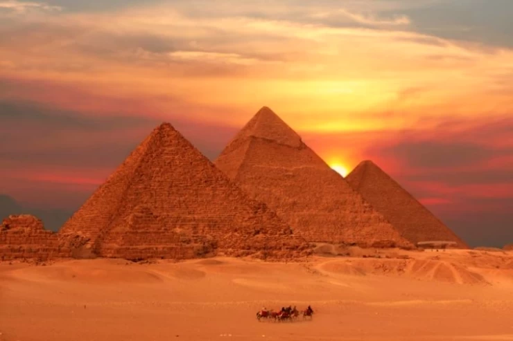 Giza Pyramids Tour Including Entrance to Khufo from Sharm El Sheikh