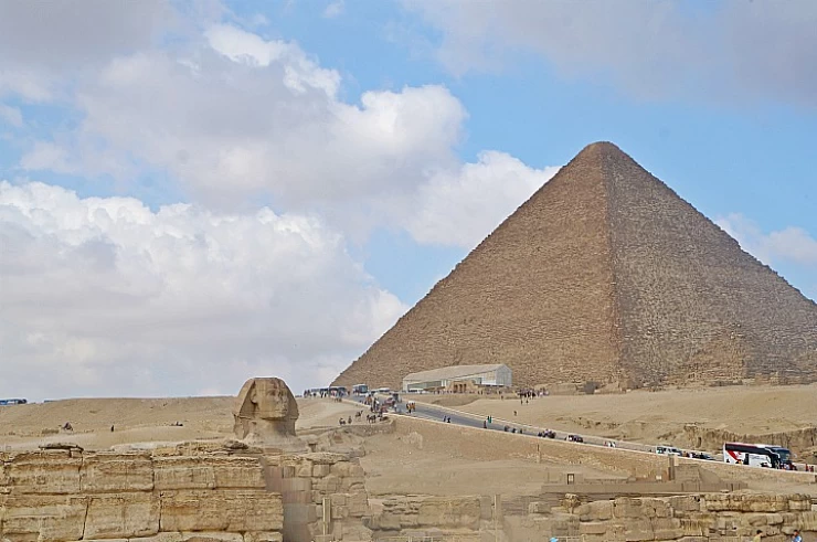 Cheap Giza Pyramids and Saqqara Day Tour 