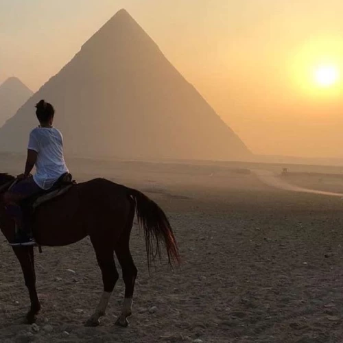 Piramidi di Giza, Saqqara e giro in motoscafo da Assuan