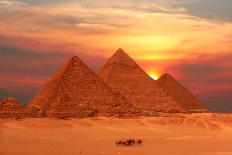 Giza Pyramids, Saqqara, and Boat Trip from Shram El Sheikh