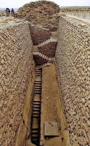 Giza Pyramids, Saqqara, and Boat Trip from Nuweiba
