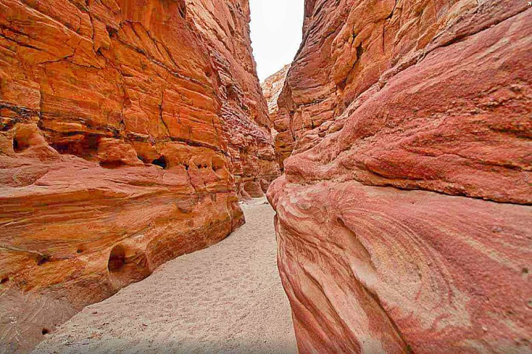 Le Canyon coloré dans le Sinaï, Egypte