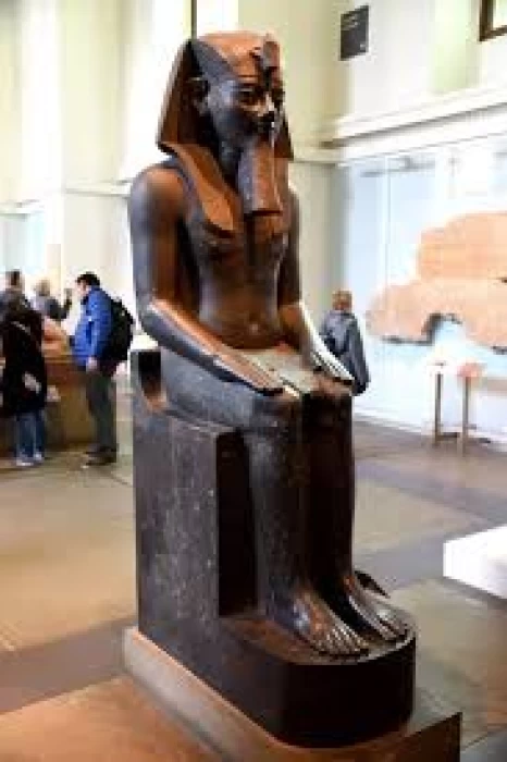Царь Аменхотеп III
