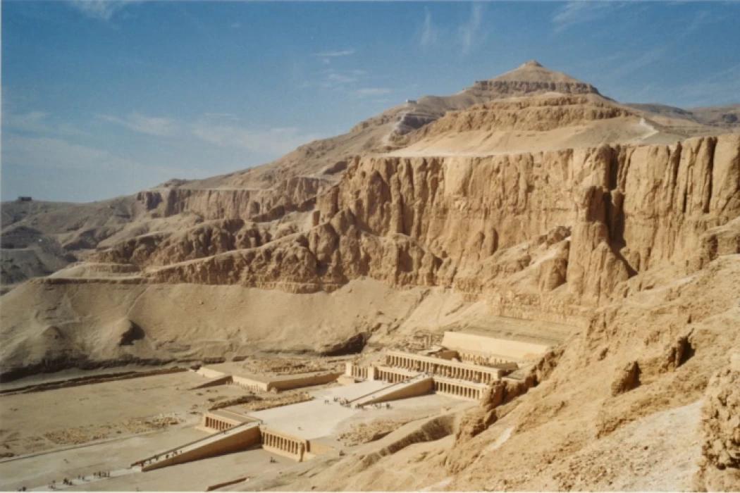 Deir el-Bahari-Cache