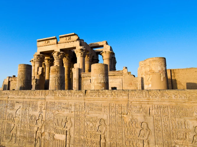 Luxor Tagestour zu Edfu und Kom Ombo Tempeln