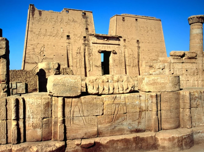 Tour to Kom Ombo and Edfu from Aswan, Aswan day trips & excursions