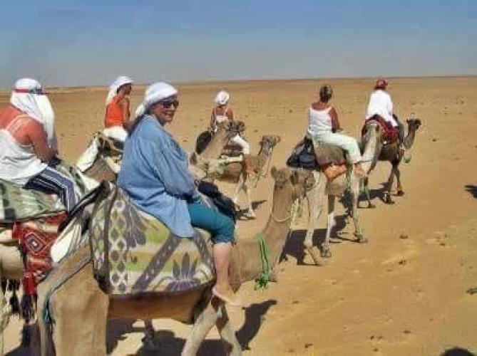 Сафари по пустыне Хургады с бедуинами на джипах