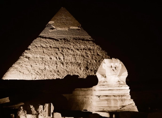 Spectacle son et lumière aux pyramides de Gizeh