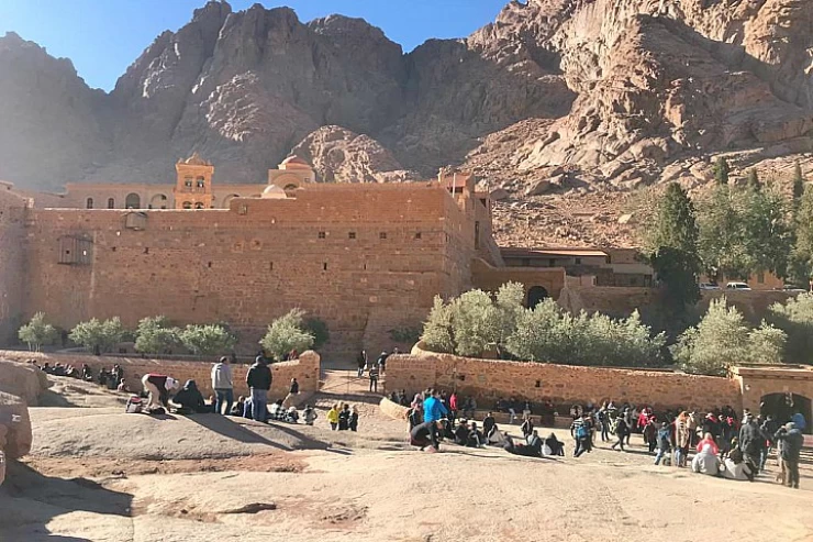 Budget Tour to Moses Mount and Saint Catherine Monastery from Cairo