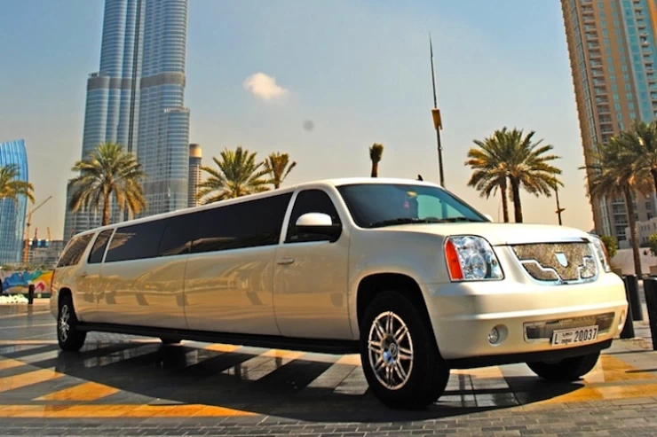 Tour de ville panoramique de Dubaï en limousine allongée