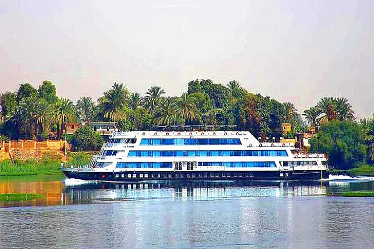 Crucero de 4 días por el Nilo con el Mövenpick MS Darakum
