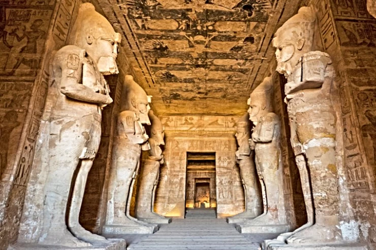 Excursión de 2 días a Luxor y Abu Simbel desde Hurghada