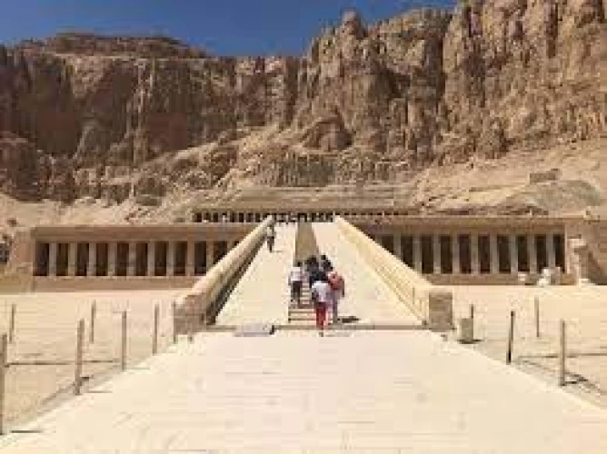 From Safaga: Private Full-Day Customized Tour in Luxor