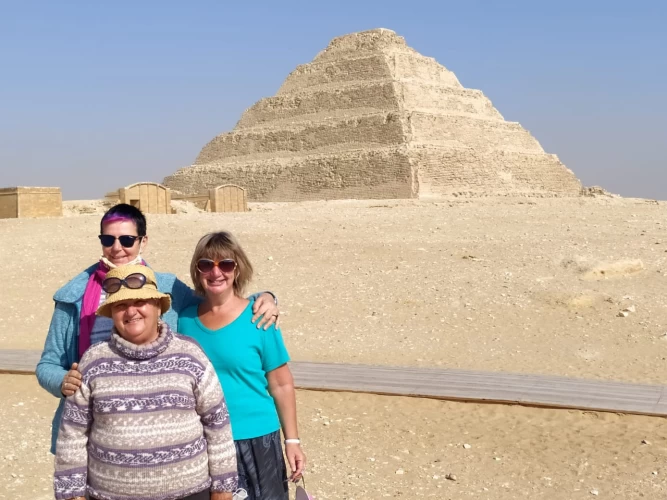 Private Tagestour von Port Said zu den Pyramiden von Dahshour und The NMEC