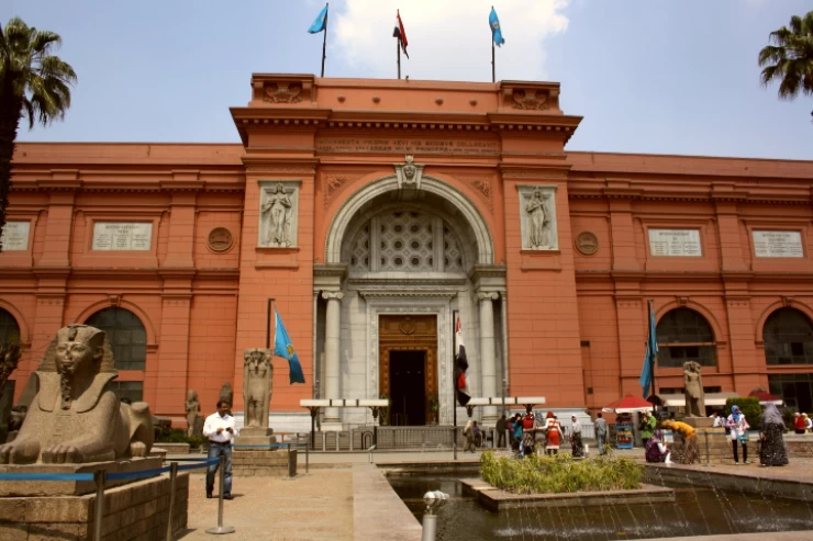 Day Tour to the Egyptian Museum and Safari tour around the Pyramids